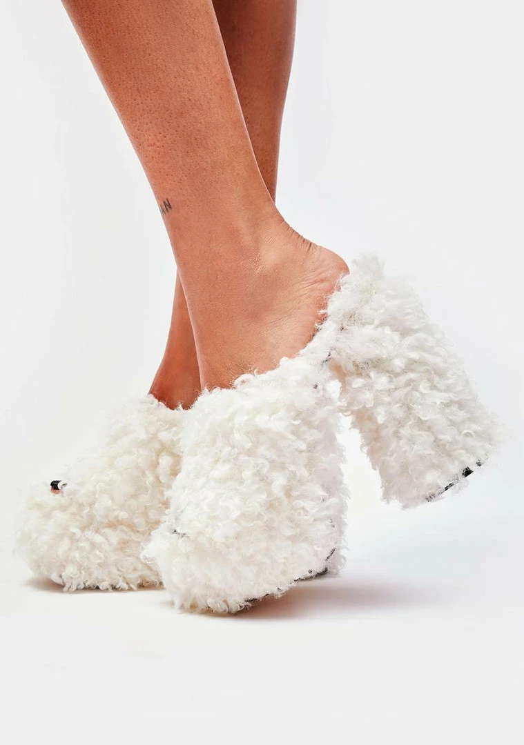 Outlet π₯° Lemon Drop By Privileged White Archie Slip On π Heels β 2 Lemon Drop By Privileged White Archie Slip On Heels