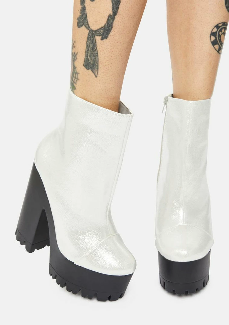 Outlet βοΈ Lemon Drop By Privileged Platforms Silver Odiana Platform Ankle π₯Ύ Boots π 1 Lemon Drop By Privileged Platforms Silver Odiana Platform Ankle Boots