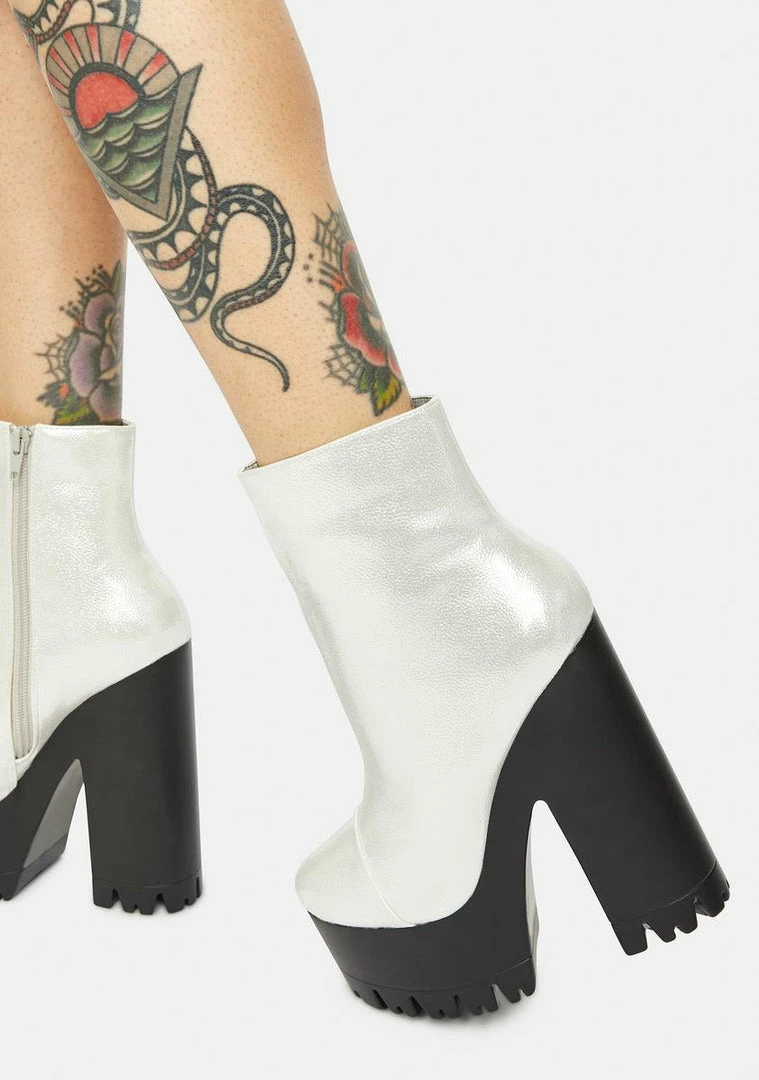 Outlet βοΈ Lemon Drop By Privileged Platforms Silver Odiana Platform Ankle π₯Ύ Boots π 3 Lemon Drop By Privileged Platforms Silver Odiana Platform Ankle Boots