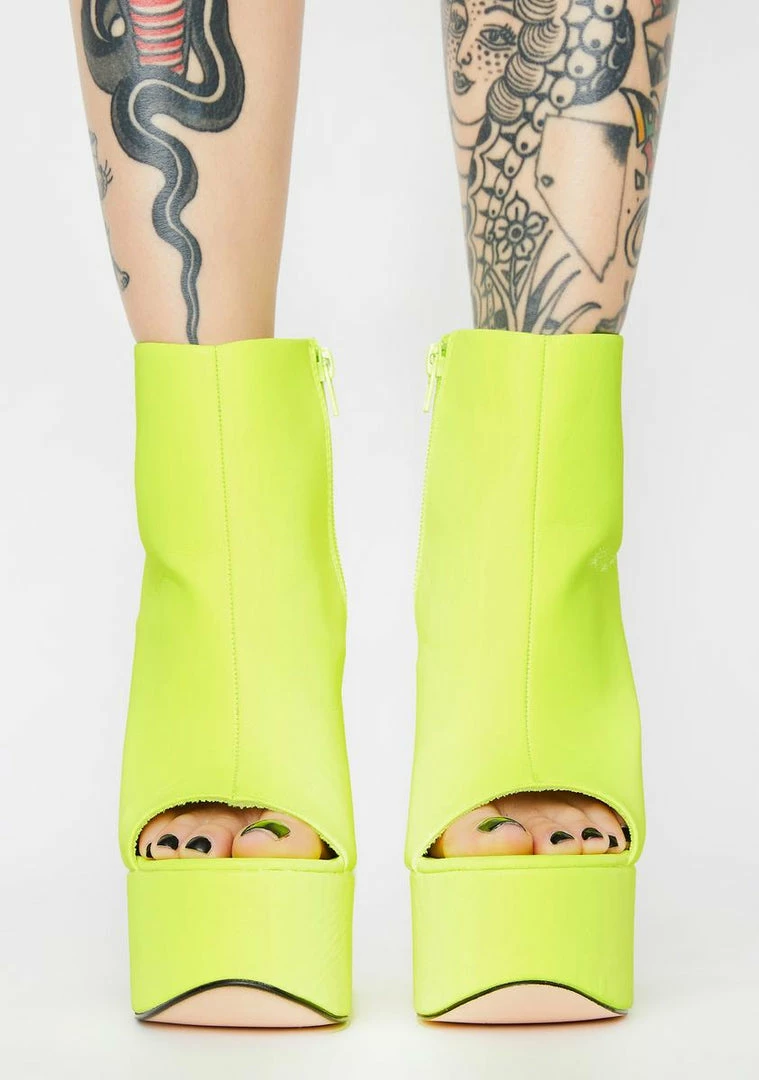 New 𧨠Lemon Drop By Privileged Neon Yellow Sandspur Peep Toe π Heels π 3 Lemon Drop By Privileged Neon Yellow Sandspur Peep Toe Heels