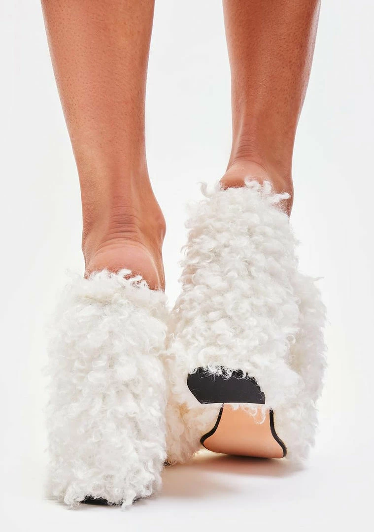 Outlet π₯° Lemon Drop By Privileged White Archie Slip On π Heels β 6 Lemon Drop By Privileged White Archie Slip On Heels